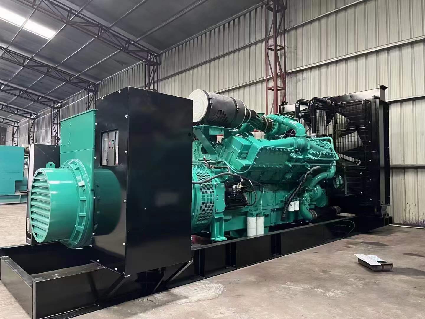 天心如何降低 800kW 柴油发电机输出电流的波动？