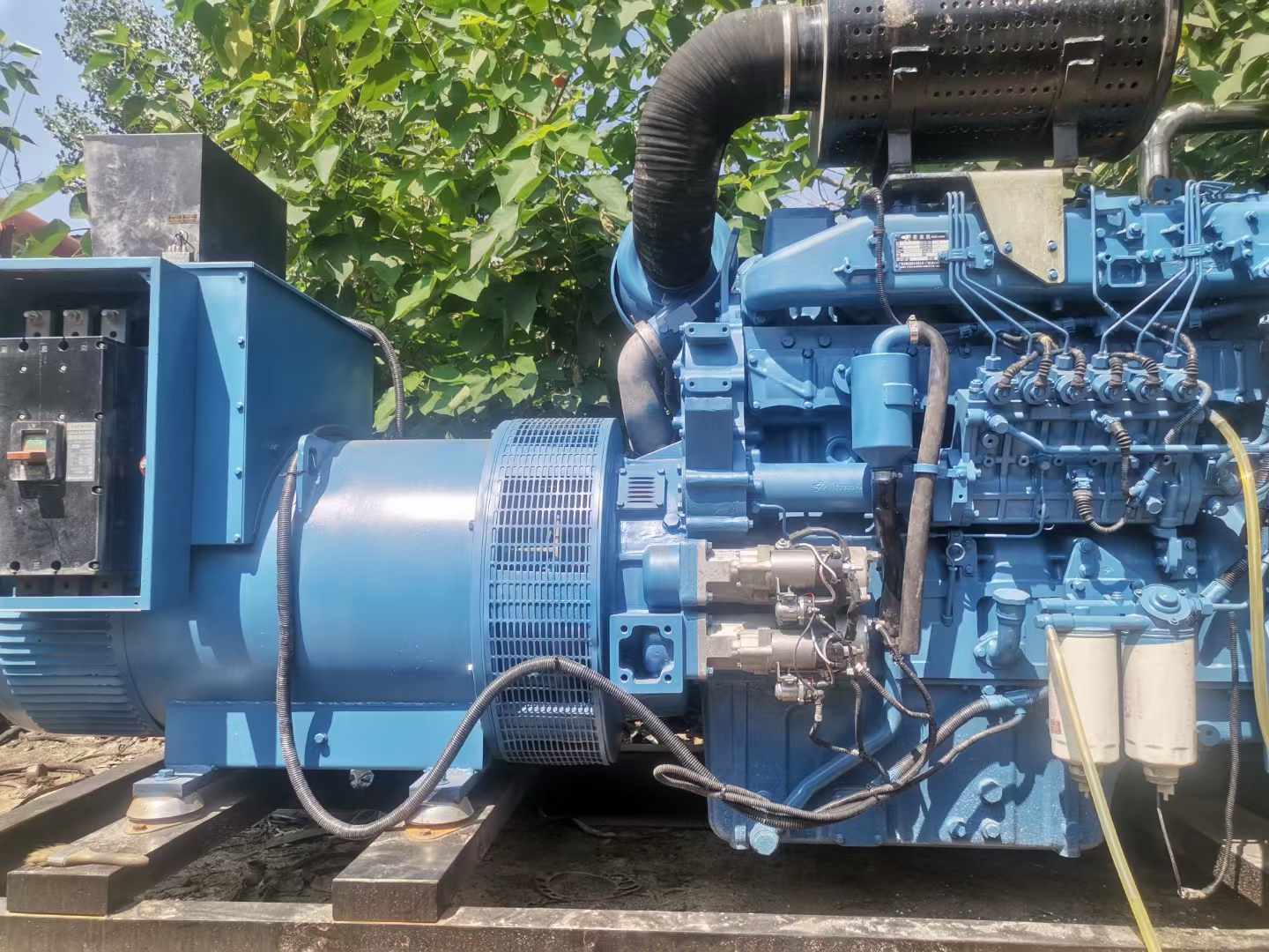 天心详细说明降低 800kW 柴油发电机输出电流波动的方法