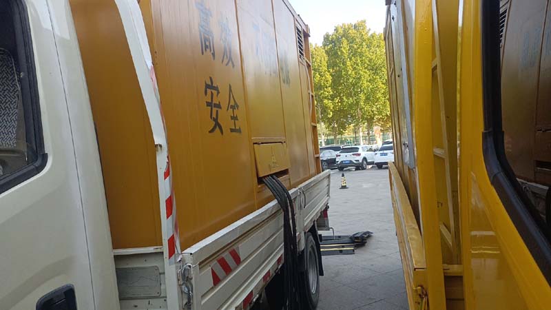 天心如何判断柴油发电机组和UPS电源的切换时间是否符合要求？